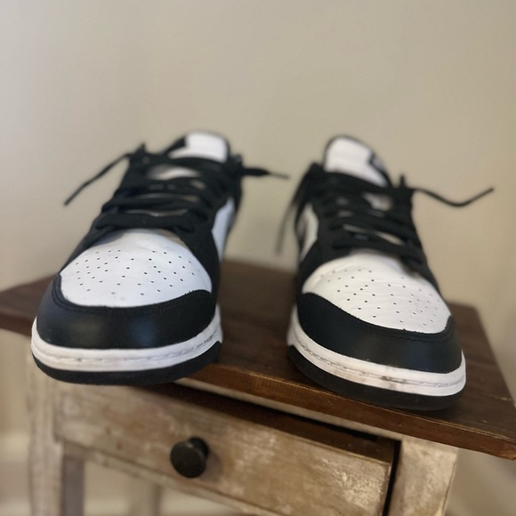 EUC Nike Dunk Low Retro Black & White Pandas Sz:M10/ W 11.5 In The Box. - Picture 5 of 8